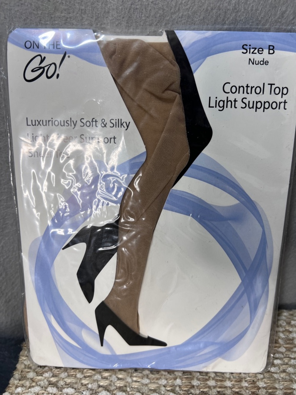 On The Go Sheer Pantyhose Control Top Light Support Nude Size B Hosiery NIP